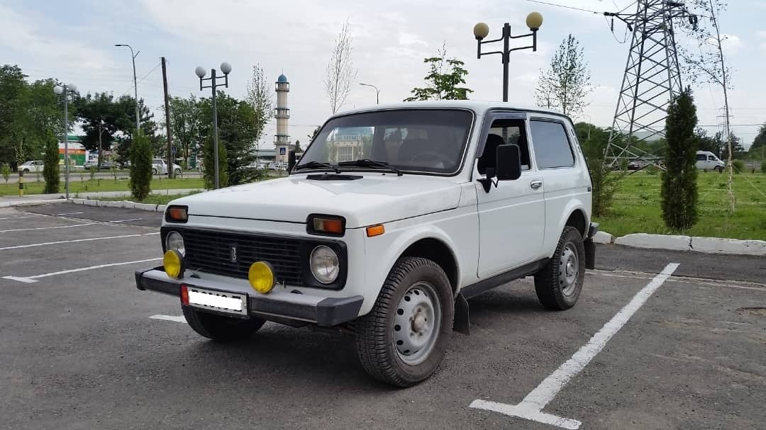 4x4 rental in Bishkek Aigul rents you cars and roof tents